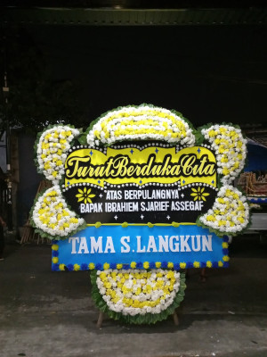 Papan Bunga Duka di Tinjomoyo